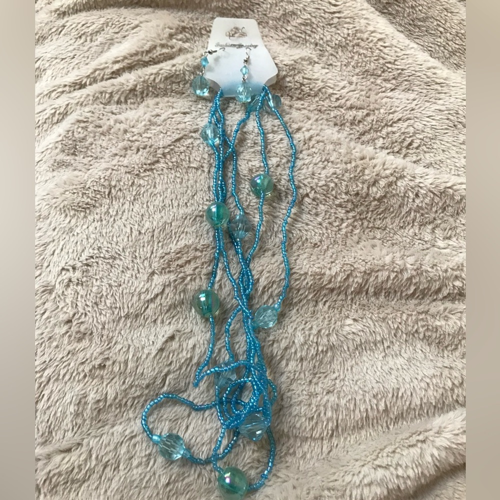 ♥️5/$20 Blue Beaded Jewelry Set